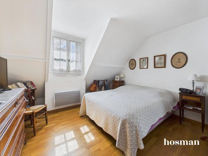 Maison - 202 m² - 10 pièces