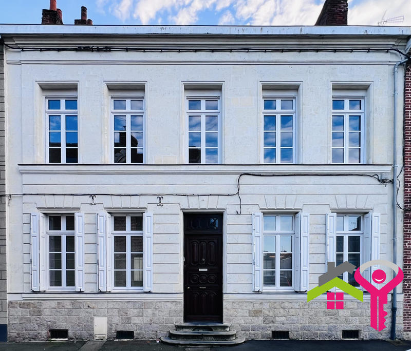 Maison - 230 m² - 6 pièces