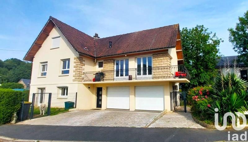 Maison - 180 m² - 8 pièces