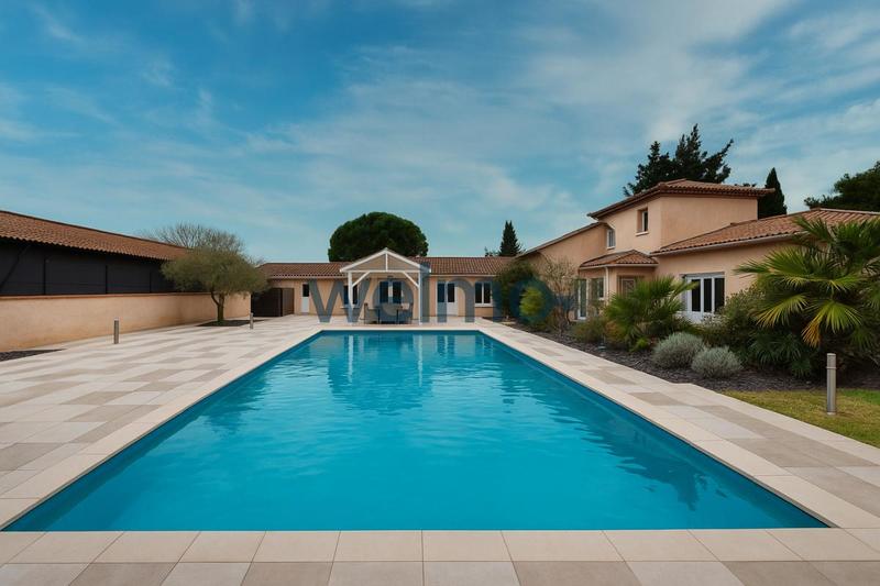 Maison - 300 m² - 14 pièces