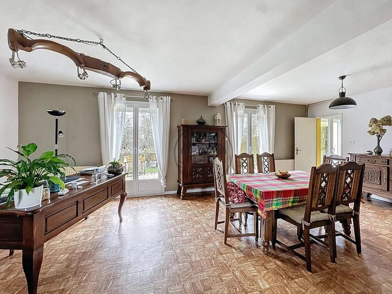 Maison - 127 m² - 7 pièces