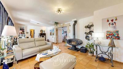 Villa - 181 m² - 8 pièces