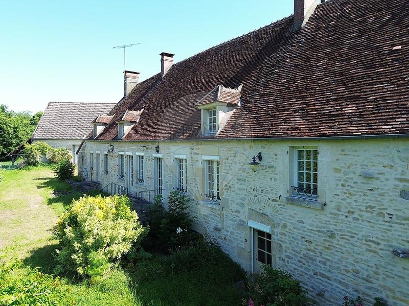 Maison - 237 m² - 8 pièces