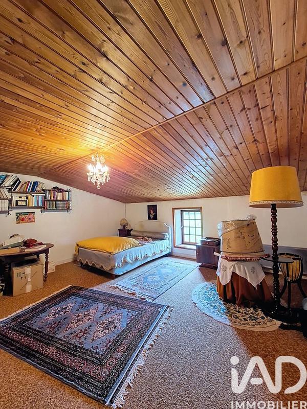 Maison - 215 m² - 7 pièces