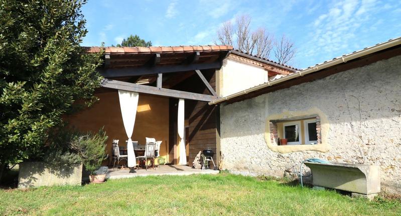 Maison en pierre - 235 m² - 5 pièces