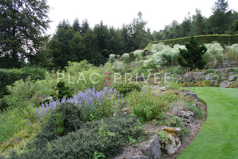 Maison - 300 m² - 11 pièces