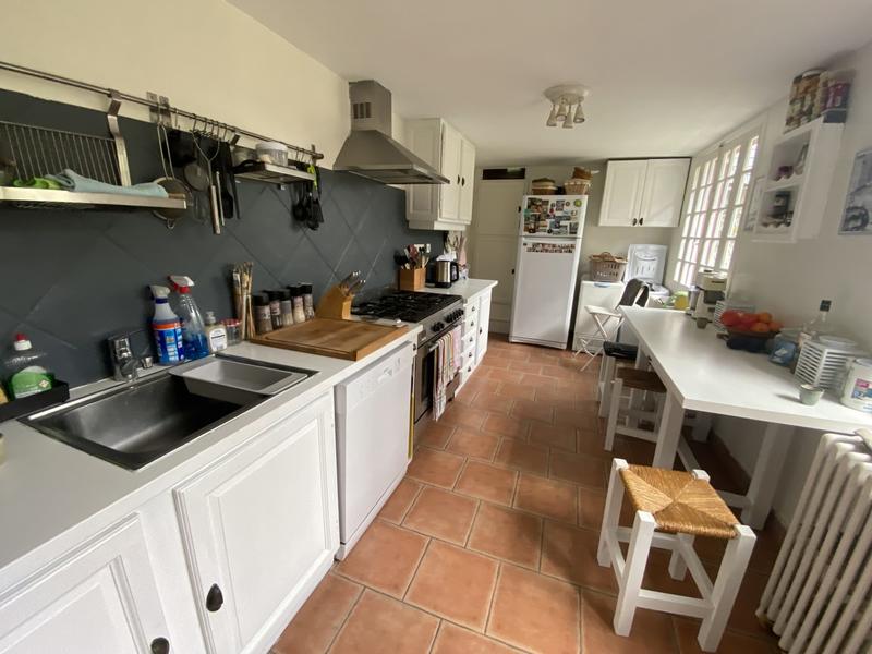 Maison - 242 m² - 10 pièces