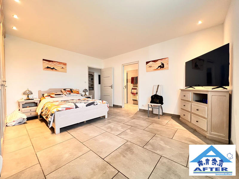 Maison - 202 m² - 6 pièces