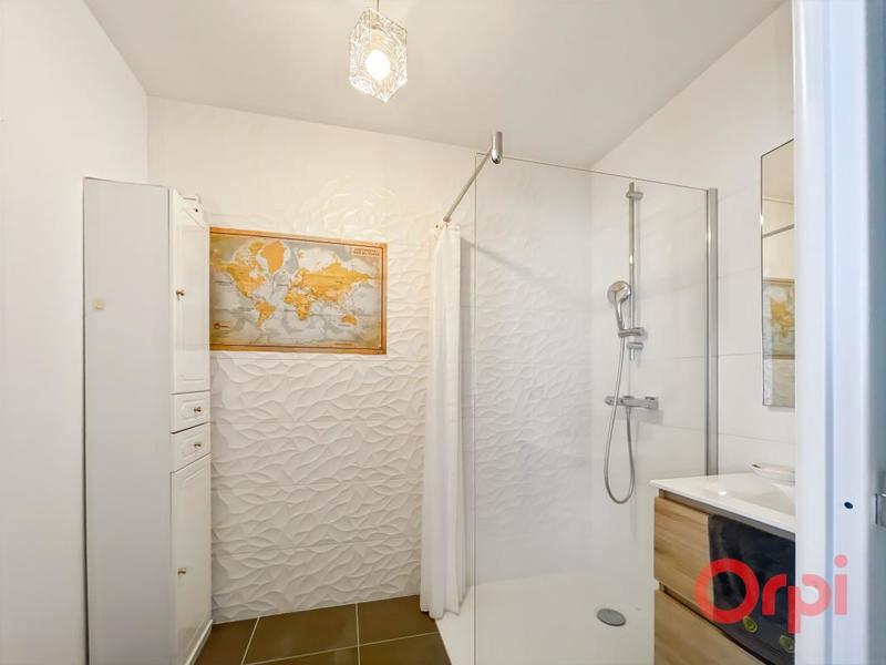 Appartement - 90 m² - 3 pièces