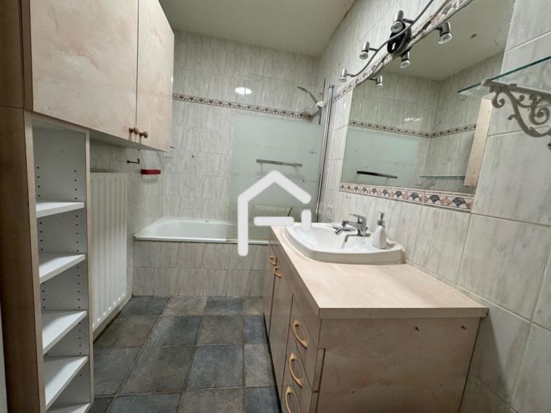 Appartement - 100 m² - 5 pièces