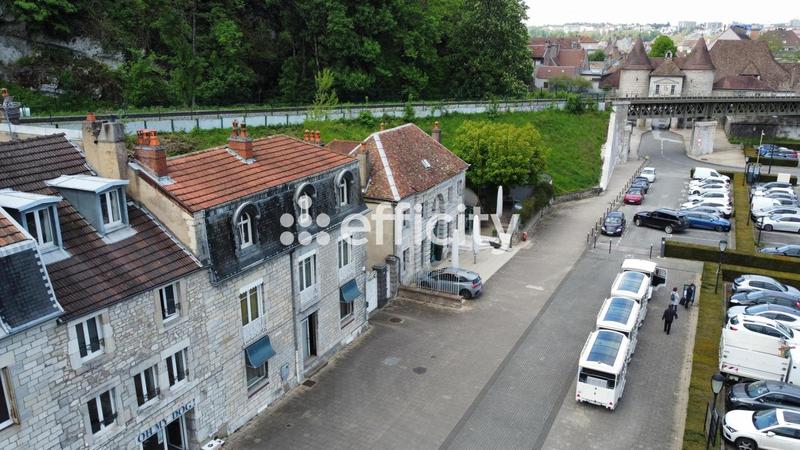 Maison - 296 m² - 12 pièces