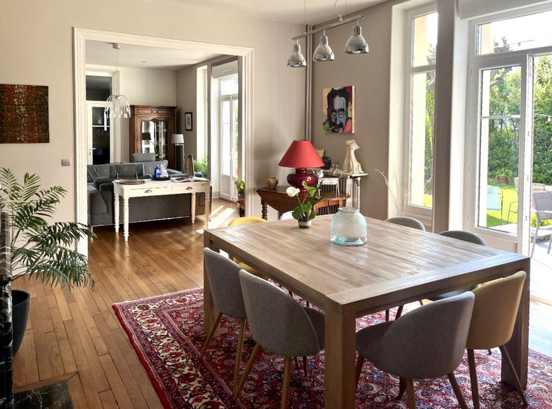 Maison - 262 m² - 10 pièces