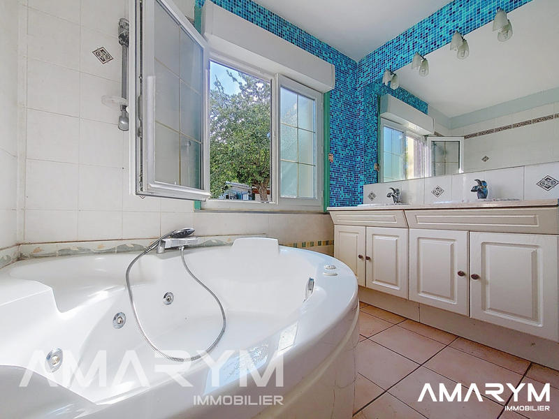 Maison - 85 m² - 5 pièces