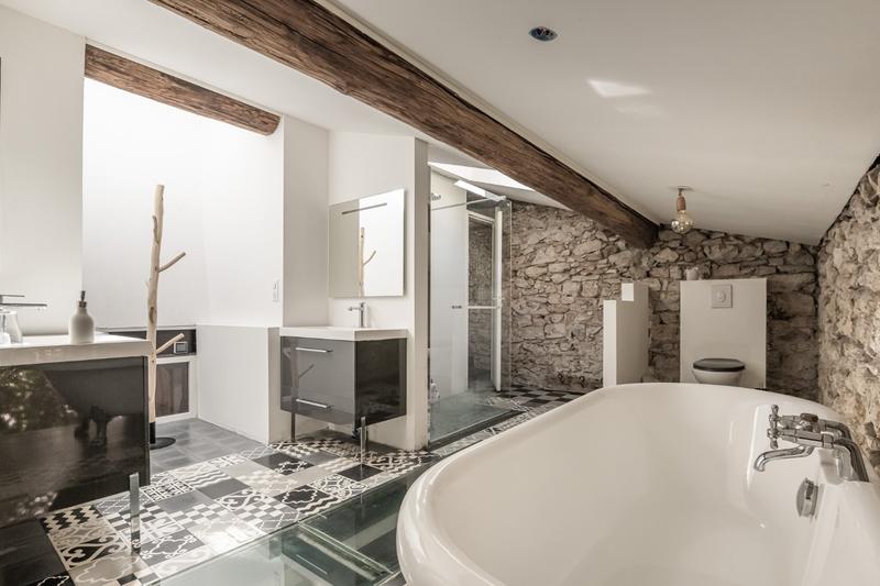 Appartement - 256 m² - 4 pièces