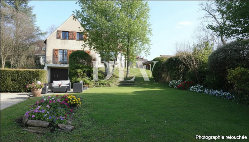 Maison - 220 m² - 8 pièces