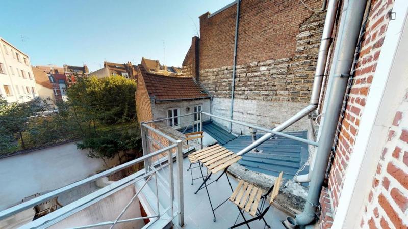 Chambre - 9 m² - 5 pièces