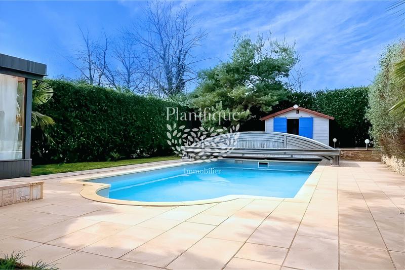 Maison - 167 m² - 6 pièces