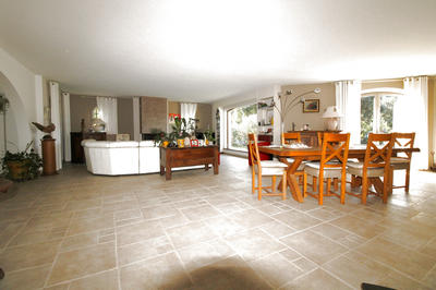 Villa - 220 m² - 5 pièces