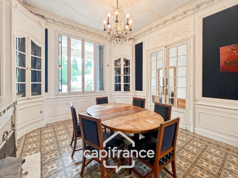 Maison de maîtres - 305 m² - 12 pièces