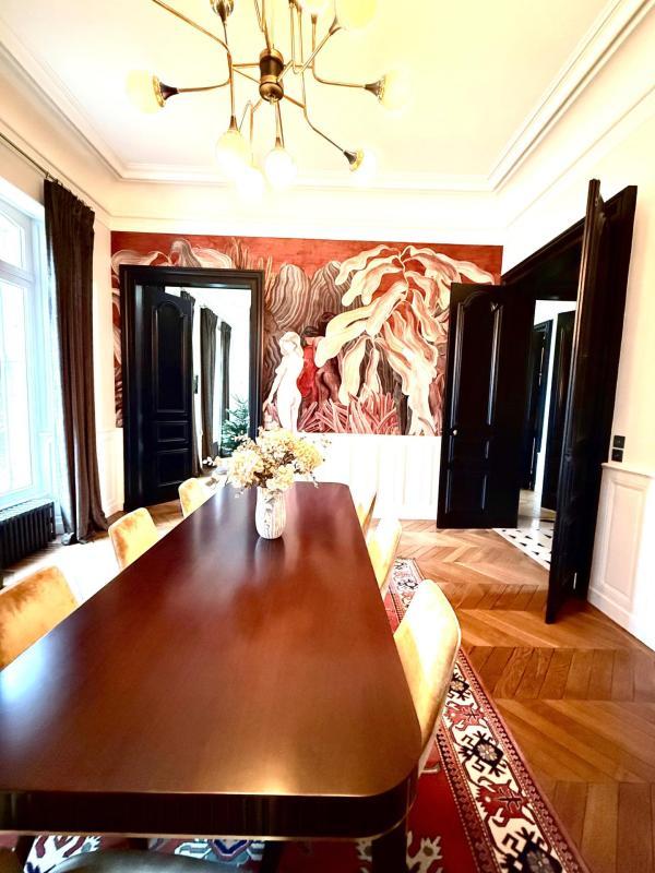 Maison - 320 m² - 10 pièces