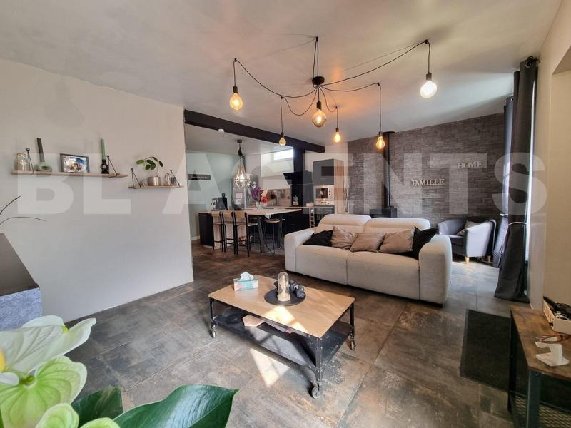 Maison traditionnelle - 200 m² - 8 pièces