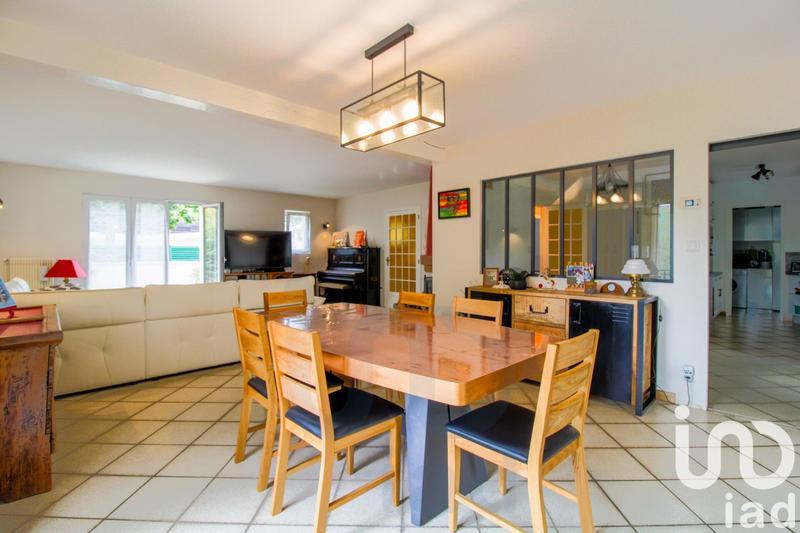 Maison - 225 m² - 10 pièces