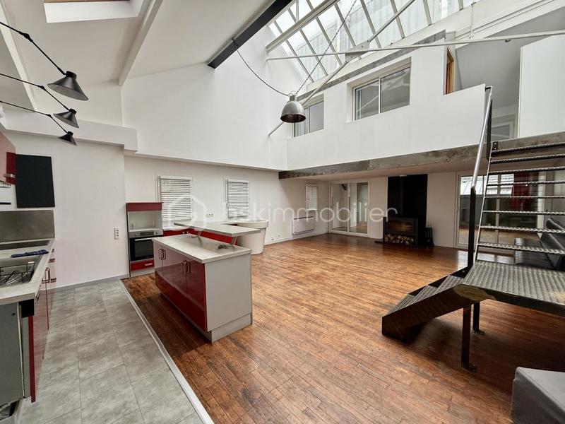 Loft - 129 m² - 5 pièces