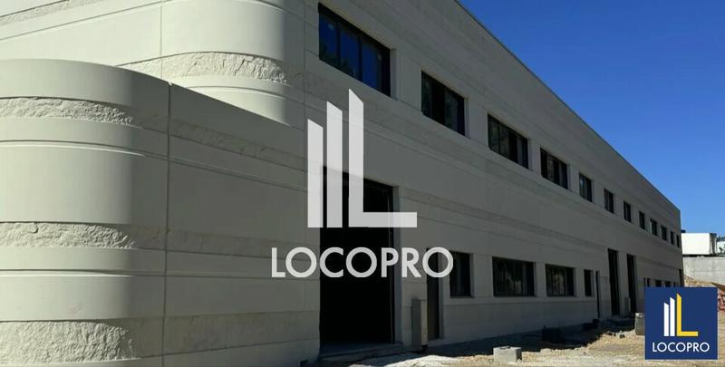 Local d'activité / Entrepôt - 3 432 m²