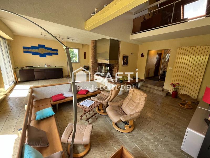 Maison - 298 m² - 10 pièces