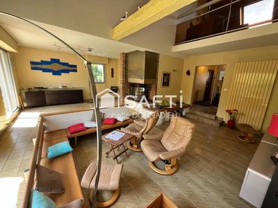 Maison - 298 m² - 10 pièces