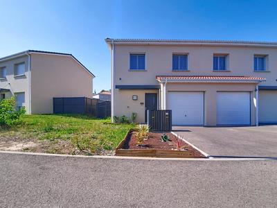 Maison - 97 m² - 4 pièces