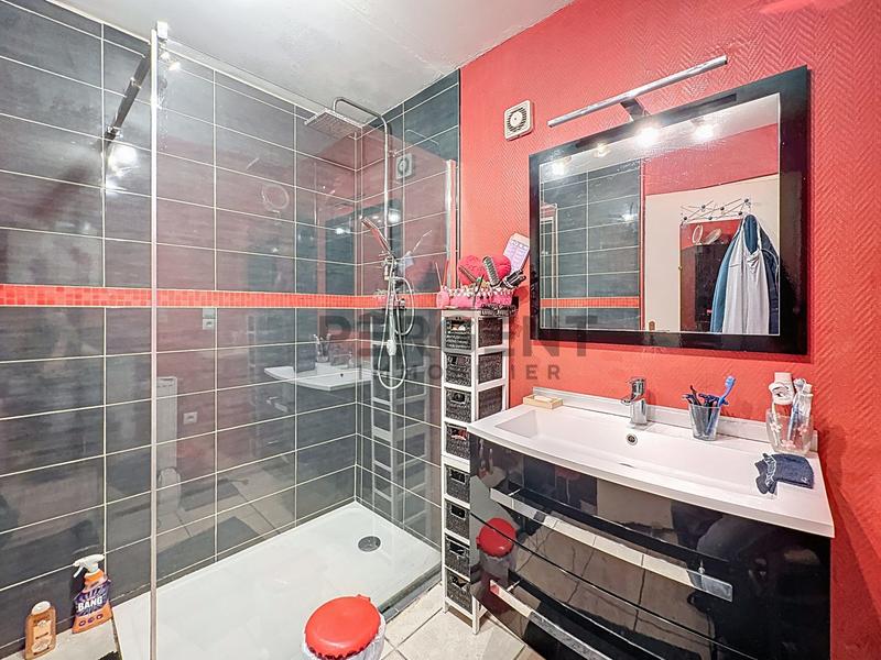 Maison - 94 m² - 5 pièces