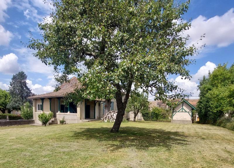 Maison traditionnelle - 115 m² - 10 pièces