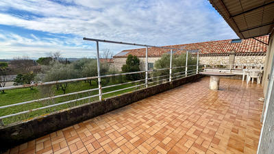 Maison - 198 m² - 6 pièces