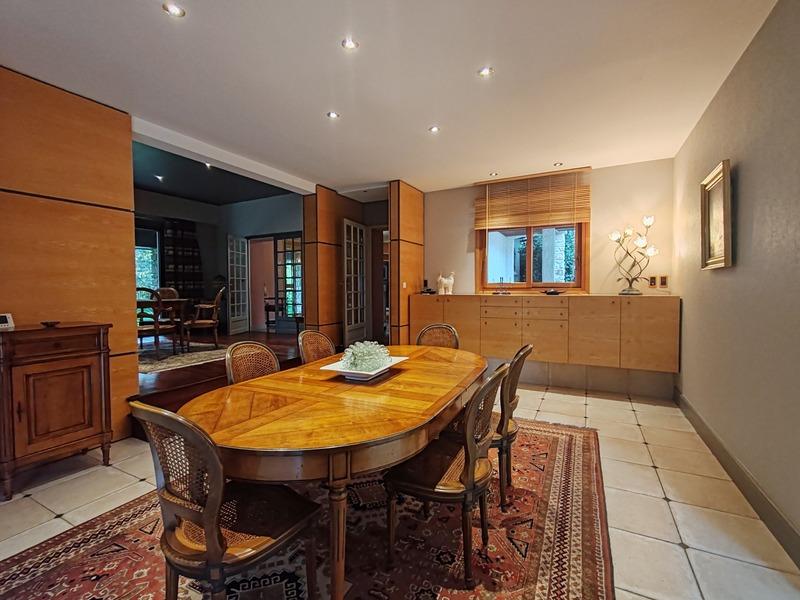 Demeure - 334 m² - 12 pièces