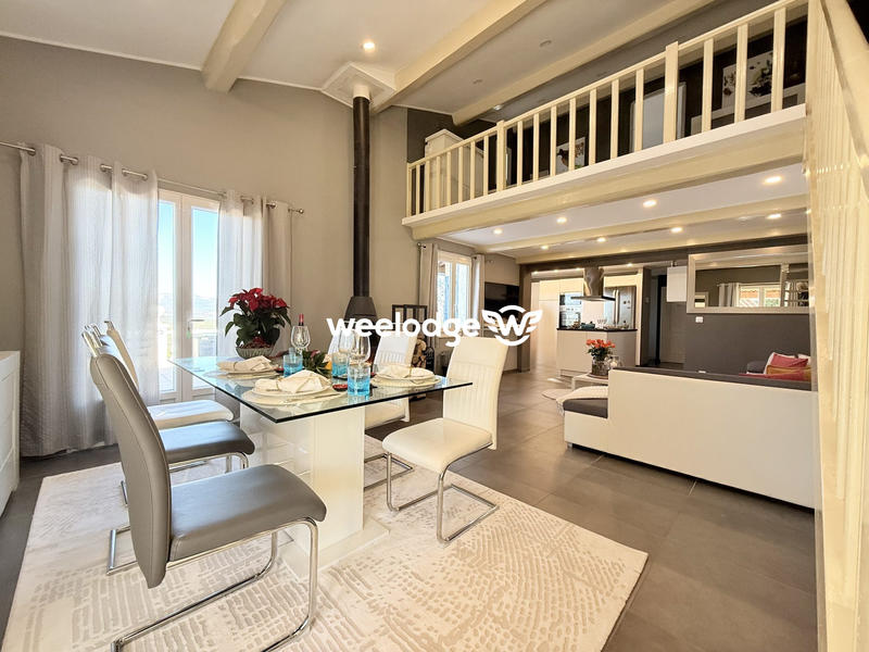 Maison - 168 m² - 7 pièces