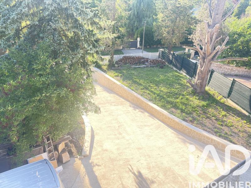 Maison - 240 m² - 7 pièces