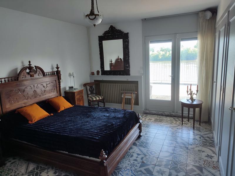 Villa - 337 m² - 10 pièces