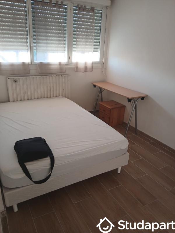 Chambre - 12 m² - 1 pièce