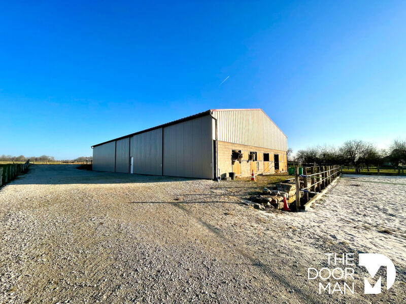 Services - 110 m² - 4 pièces