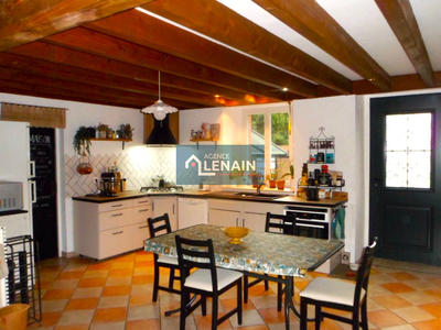 Maison - 265 m² - 7 pièces