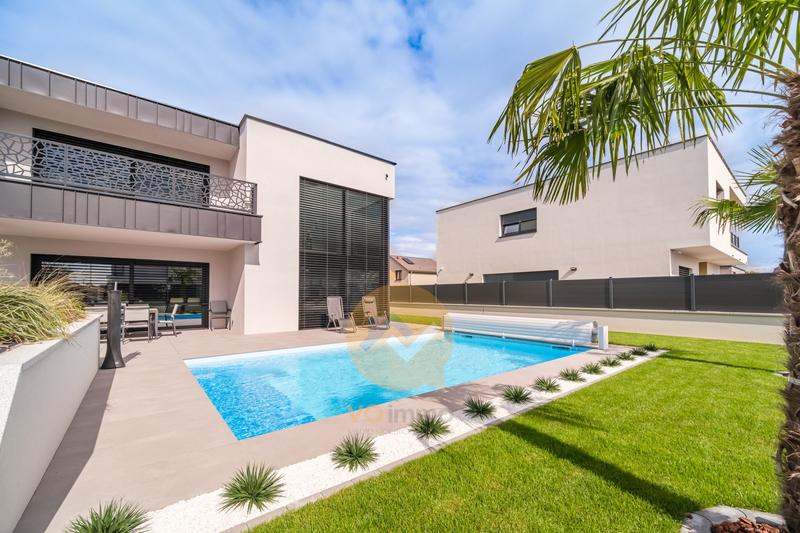 Maison contemporaine - 161 m² - 6 pièces