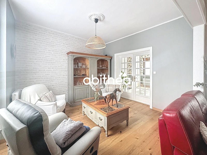 Maison - 183 m² - 8 pièces