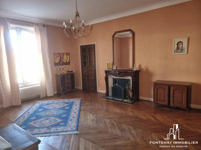 Maison - 385 m² - 10 pièces