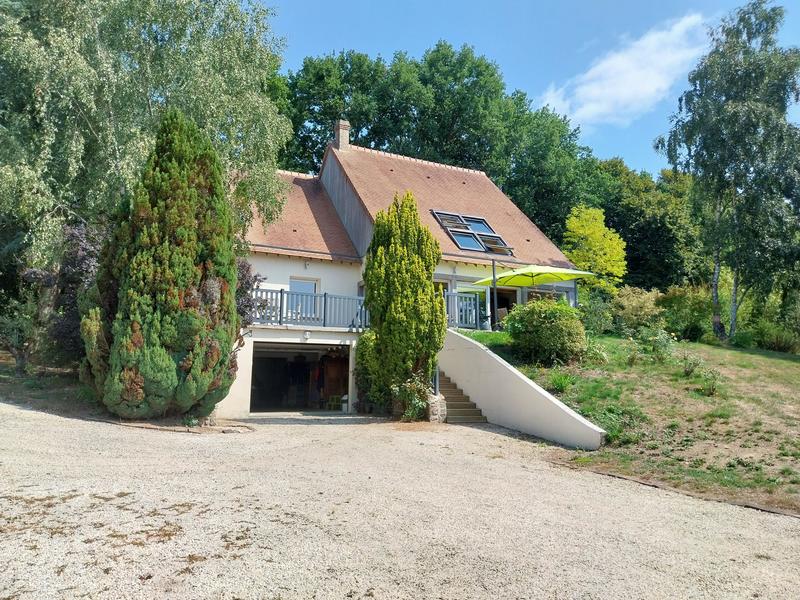 Maison - 204 m² - 7 pièces