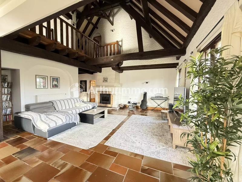 Maison - 264 m² - 9 pièces