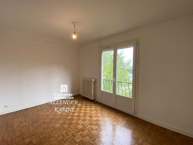 Maison - 141 m² - 8 pièces