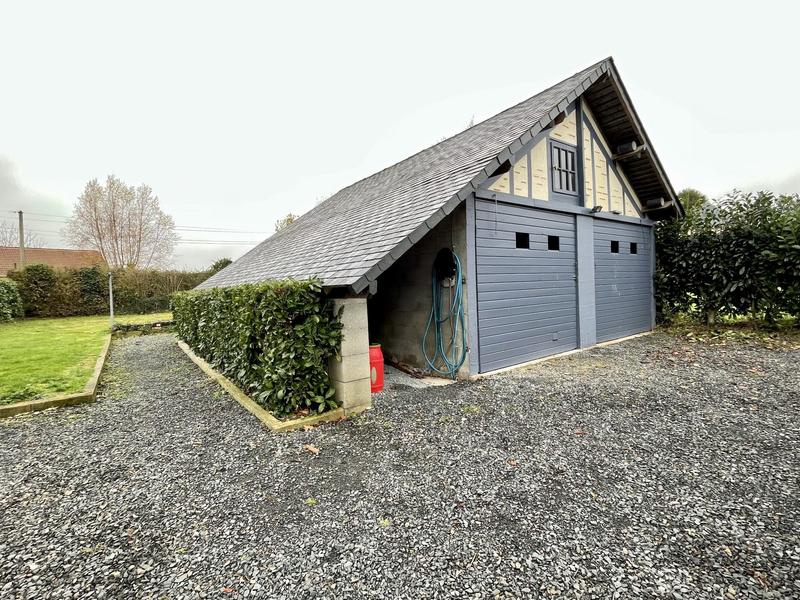 Maison traditionnelle - 165 m² - 8 pièces