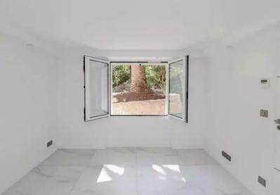 Villa - 260 m² - 10 pièces