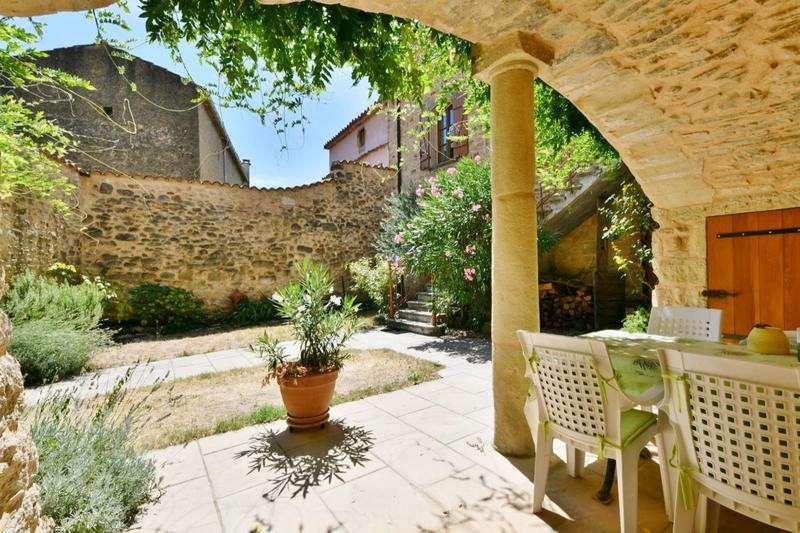 Maison en pierre - 274 m² - 11 pièces